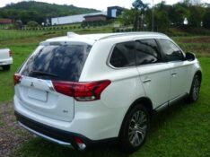 MITSUBISHI OUTLANDER 3.0 GT 4X4 V6 24V GASOLINA 4P AUTOMÁTICO 2016/2017 PREMIUM AUTOMÓVEIS ARROIO DO MEIO / Carros no Vale