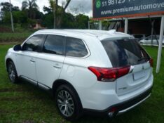 MITSUBISHI OUTLANDER 3.0 GT 4X4 V6 24V GASOLINA 4P AUTOMÁTICO 2016/2017 PREMIUM AUTOMÓVEIS ARROIO DO MEIO / Carros no Vale