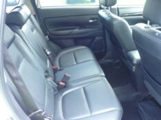 MITSUBISHI OUTLANDER 3.0 GT 4X4 V6 24V GASOLINA 4P AUTOMÁTICO 2016/2017 PREMIUM AUTOMÓVEIS ARROIO DO MEIO / Carros no Vale