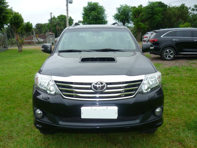 TOYOTA HILUX SW4 3.0 SRV 4X4 16V TURBO INTERCOOLER DIESEL 4P AUT 2015/2015 PREMIUM AUTOMÓVEIS ARROIO DO MEIO / Carros no Vale