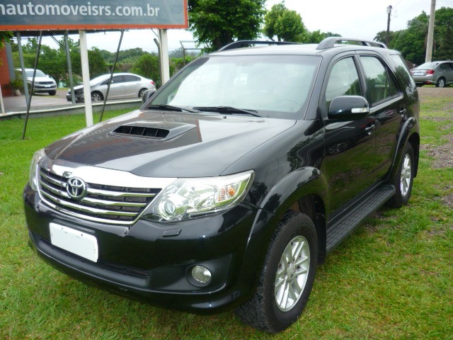 TOYOTA HILUX SW4 3.0 SRV 4X4 16V TURBO INTERCOOLER DIESEL 4P AUT 2015/2015 PREMIUM AUTOMÓVEIS ARROIO DO MEIO / Carros no Vale