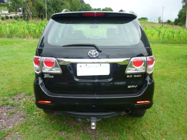 TOYOTA HILUX SW4 3.0 SRV 4X4 16V TURBO INTERCOOLER DIESEL 4P AUT 2015/2015 PREMIUM AUTOMÓVEIS ARROIO DO MEIO / Carros no Vale