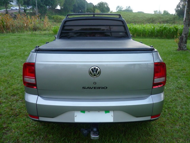 VOLKSWAGEN SAVEIRO 1.6 TRENDLINE CS 2017/2018 PREMIUM AUTOMÓVEIS ARROIO DO MEIO / Carros no Vale