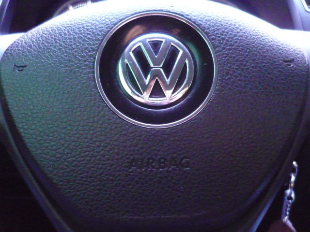 VOLKSWAGEN SAVEIRO 1.6 TRENDLINE CS 2017/2018 PREMIUM AUTOMÓVEIS ARROIO DO MEIO / Carros no Vale