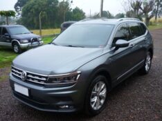 VOLKSWAGEN TIGUAN 1.4 TSI ALLSPACE 250 COMFORTLINE 2019/2019 PREMIUM AUTOMÓVEIS ARROIO DO MEIO / Carros no Vale