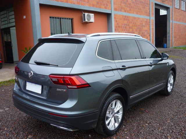 VOLKSWAGEN TIGUAN 1.4 TSI ALLSPACE 250 COMFORTLINE 2019/2019 PREMIUM AUTOMÓVEIS ARROIO DO MEIO / Carros no Vale