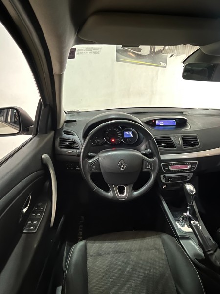 RENAULT FLUENCE 2.0 DYNAMIQUE 16V FLEX 4P AUTOMÁTICO 2014/2014 BOSCO AUTOMÓVEIS GUAPORÉ / Carros no Vale