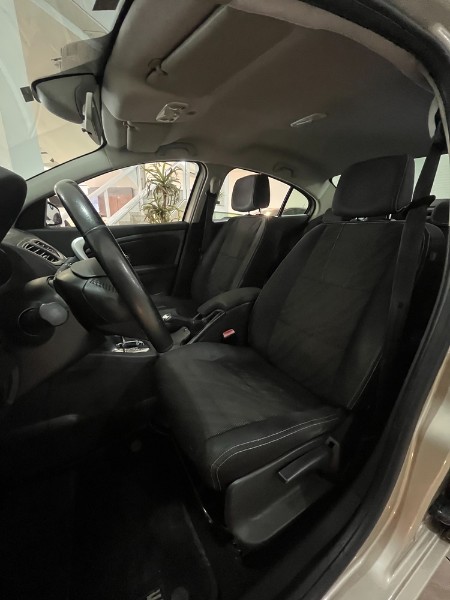 RENAULT FLUENCE 2.0 DYNAMIQUE 16V FLEX 4P AUTOMÁTICO 2014/2014 BOSCO AUTOMÓVEIS GUAPORÉ / Carros no Vale