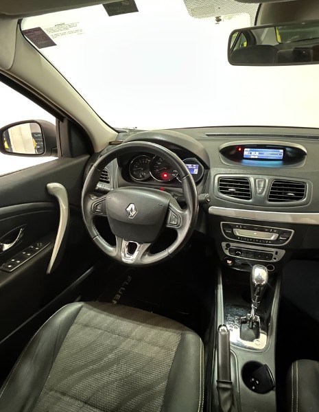 RENAULT FLUENCE 2.0 DYNAMIQUE 16V FLEX 4P AUTOMÁTICO 2014/2014 BOSCO AUTOMÓVEIS GUAPORÉ / Carros no Vale