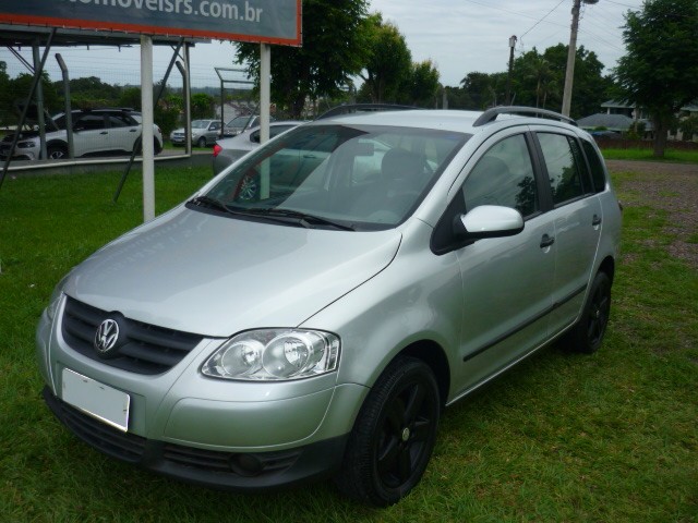 VOLKSWAGEN SPACEFOX 1.6 MI ROUTE 8V 2010/2010 PREMIUM AUTOMÓVEIS ARROIO DO MEIO / Carros no Vale