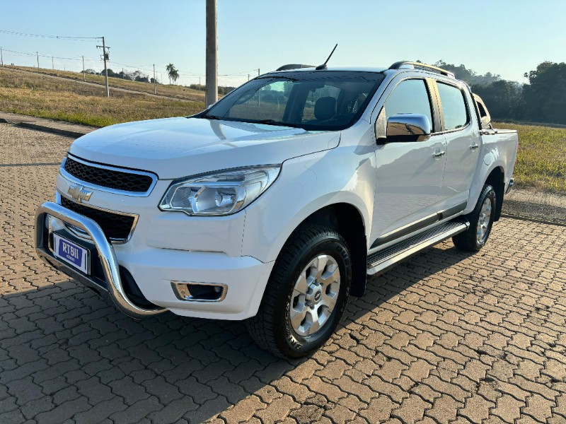 CHEVROLET S10 LTZ /2016 RT 811 VEÍCULOS ARROIO DO MEIO / Carros no Vale