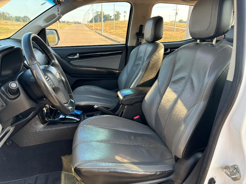 CHEVROLET S10 LTZ /2016 RT 811 VEÍCULOS ARROIO DO MEIO / Carros no Vale
