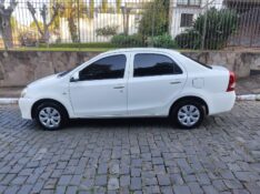 TOYOTA ETIOS SEDAN X 1.5 2014/2015 ALTERNATIVA VEÍCULOS LAJEADO / Carros no Vale