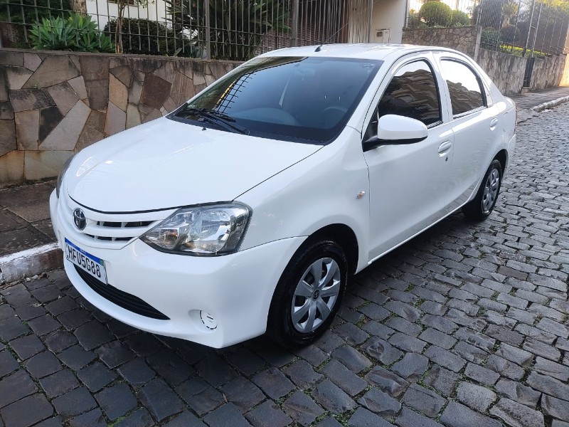 ETIOS SEDAN X 1.5