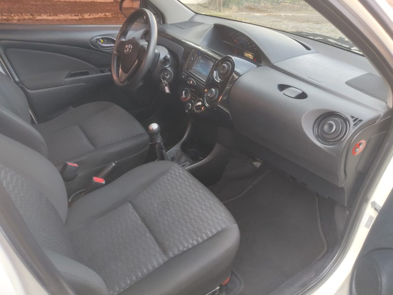 TOYOTA ETIOS SEDAN X 1.5 - 2015