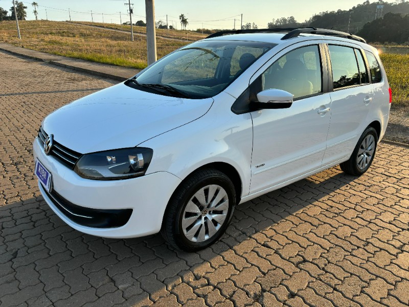 VOLKSWAGEN SPACEFOX TREND 1.6 /2012 RT 811 VEÍCULOS ARROIO DO MEIO / Carros no Vale