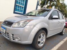 FORD FIESTA 1.0 8V FLEX 2007/2008 ADRIANO VEÍCULOS CRUZEIRO DO SUL / Carros no Vale