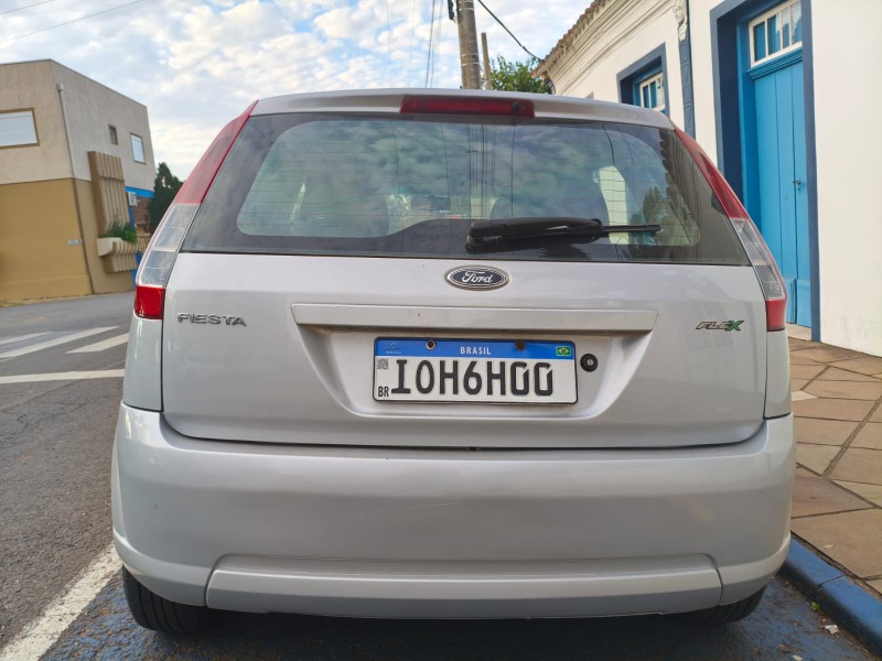 FORD FIESTA 1.0 8V FLEX 2007/2008 ADRIANO VEÍCULOS CRUZEIRO DO SUL / Carros no Vale