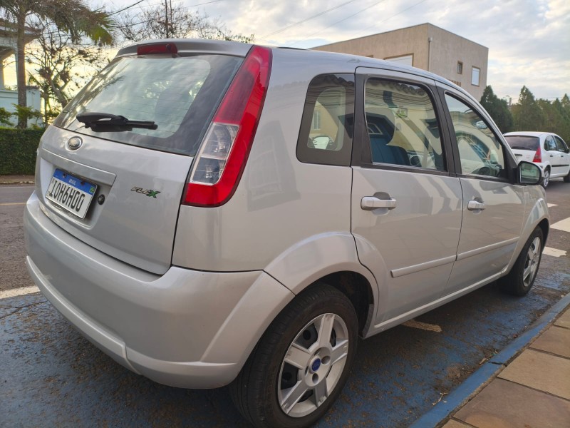 FORD FIESTA 1.0 8V FLEX 2007/2008 ADRIANO VEÍCULOS CRUZEIRO DO SUL / Carros no Vale