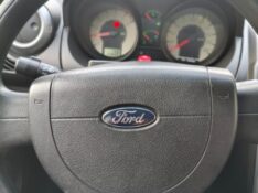 FORD FIESTA 1.0 8V FLEX 2007/2008 ADRIANO VEÍCULOS CRUZEIRO DO SUL / Carros no Vale