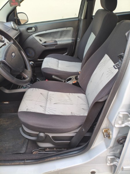 FORD FIESTA 1.0 8V FLEX 2007/2008 ADRIANO VEÍCULOS CRUZEIRO DO SUL / Carros no Vale