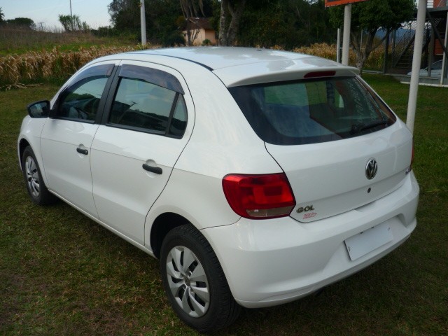 VOLKSWAGEN GOL 1.6 MI 8V FLEX 4P MANUAL 2013/2014 PREMIUM AUTOMÓVEIS ARROIO DO MEIO / Carros no Vale