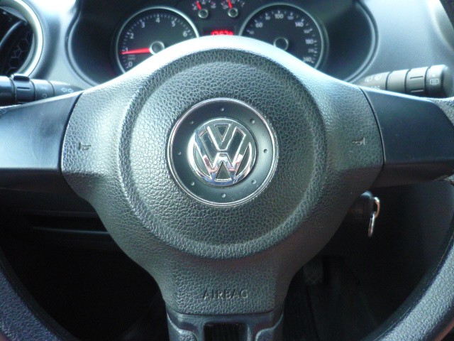 VOLKSWAGEN GOL 1.6 MI 8V FLEX 4P MANUAL 2013/2014 PREMIUM AUTOMÓVEIS ARROIO DO MEIO / Carros no Vale