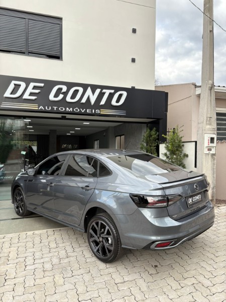 VOLKSWAGEN VIRTUS 1.4 250 TSI 16V EXCLUSIVE 2024/2025 DE CONTO AUTOMÓVEIS SARANDI / Carros no Vale