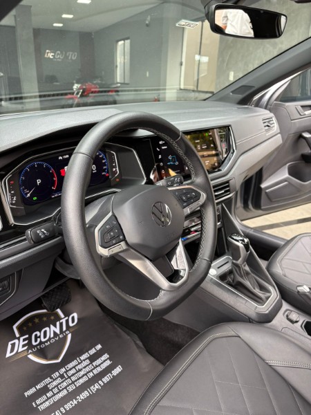 VOLKSWAGEN VIRTUS 1.4 250 TSI 16V EXCLUSIVE 2024/2025 DE CONTO AUTOMÓVEIS SARANDI / Carros no Vale