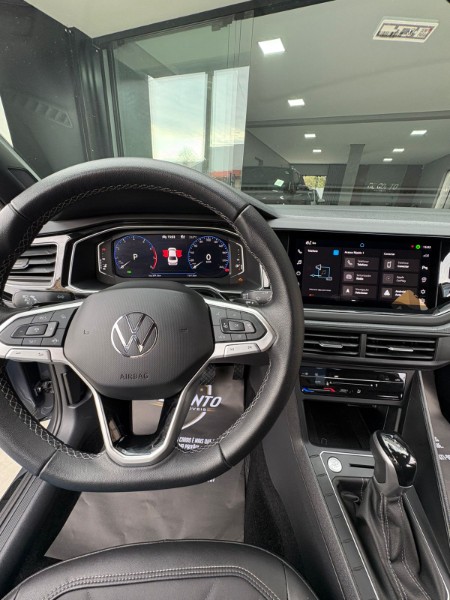 VOLKSWAGEN VIRTUS 1.4 250 TSI 16V EXCLUSIVE 2024/2025 DE CONTO AUTOMÓVEIS SARANDI / Carros no Vale