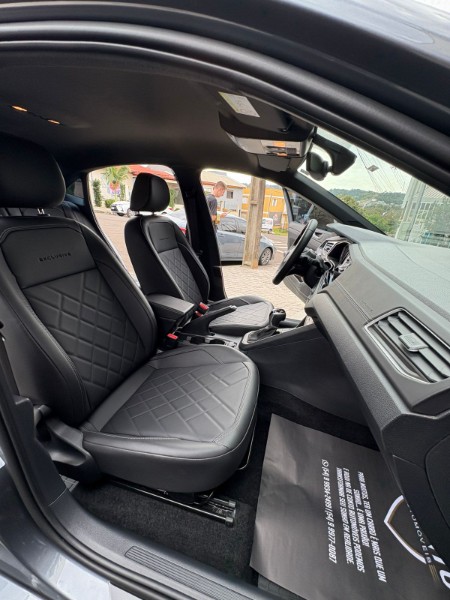 VOLKSWAGEN VIRTUS 1.4 250 TSI 16V EXCLUSIVE 2024/2025 DE CONTO AUTOMÓVEIS SARANDI / Carros no Vale