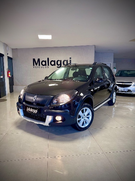 RENAULT SANDERO 1.6 16V SCE FLEX STEPWAY 4P MANUAL 2013/2014 MALAGGI VEÍCULOS ENCANTADO / Carros no Vale