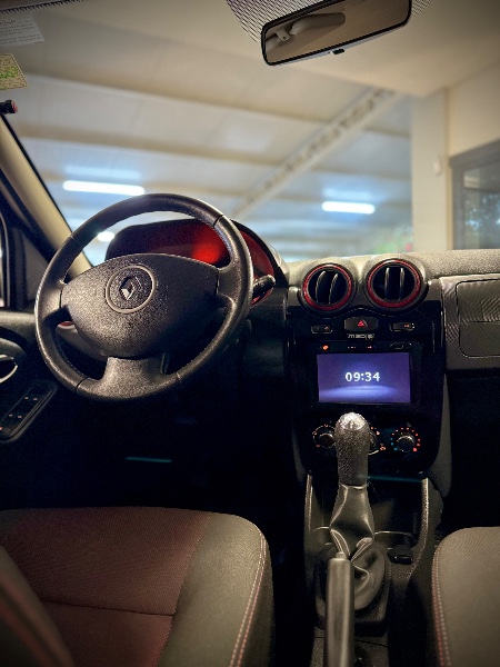 RENAULT SANDERO 1.6 16V SCE FLEX STEPWAY 4P MANUAL 2013/2014 MALAGGI VEÍCULOS ENCANTADO / Carros no Vale