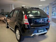 RENAULT SANDERO 1.6 16V SCE FLEX STEPWAY 4P MANUAL 2013/2014 MALAGGI VEÍCULOS ENCANTADO / Carros no Vale