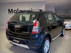 RENAULT SANDERO 1.6 16V SCE FLEX STEPWAY 4P MANUAL 2013/2014 MALAGGI VEÍCULOS ENCANTADO / Carros no Vale