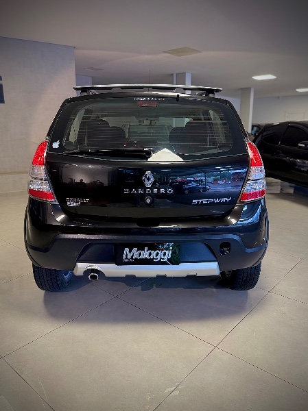 RENAULT SANDERO 1.6 16V SCE FLEX STEPWAY 4P MANUAL 2013/2014 MALAGGI VEÍCULOS ENCANTADO / Carros no Vale
