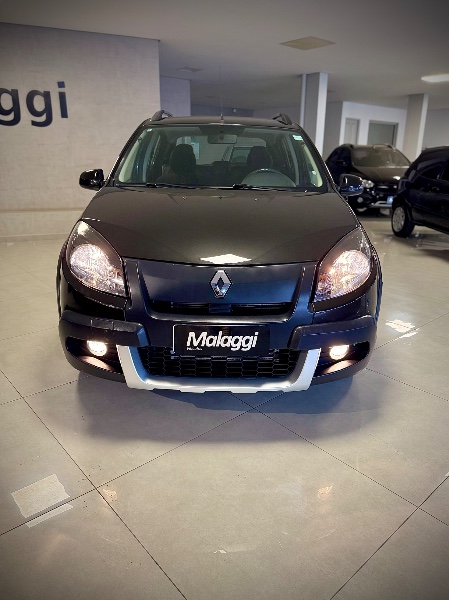 RENAULT SANDERO 1.6 16V SCE FLEX STEPWAY 4P MANUAL 2013/2014 MALAGGI VEÍCULOS ENCANTADO / Carros no Vale