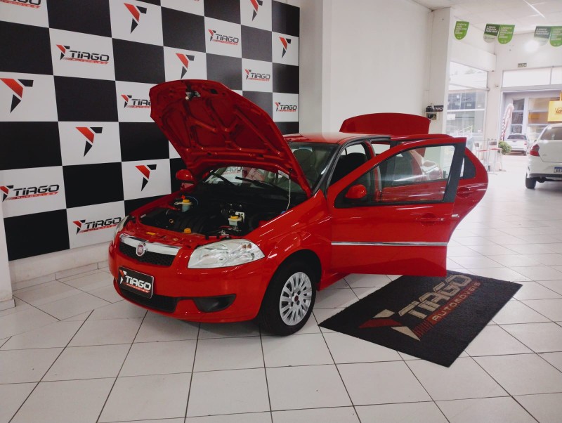 FIAT SIENA 1.0 FIRE 8V 2015/2015 TIAGO AUTOMÓVEIS VENÂNCIO AIRES / Carros no Vale