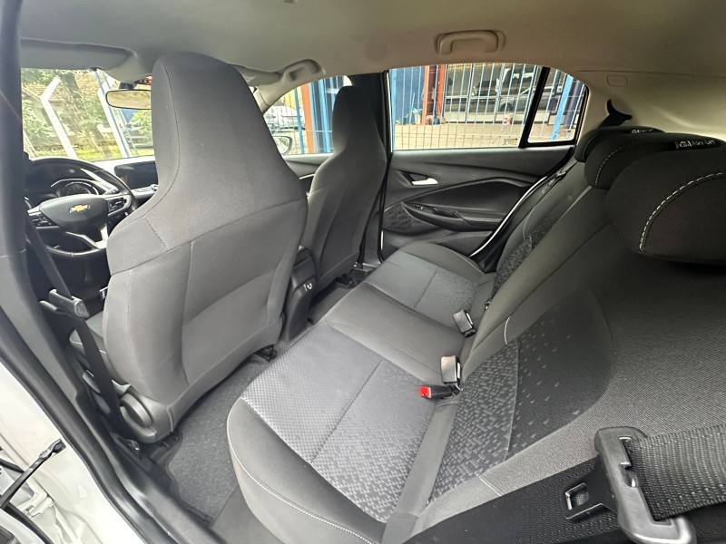 CHEVROLET ONIX 1.0 TURBO /2020 MENEGHINI VEÍCULOS ARROIO DO MEIO / Carros no Vale