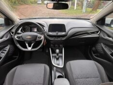 CHEVROLET ONIX 1.0 TURBO /2020 MENEGHINI VEÍCULOS ARROIO DO MEIO / Carros no Vale
