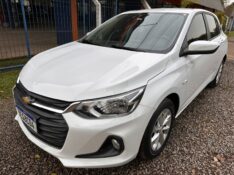 CHEVROLET ONIX 1.0 TURBO /2020 MENEGHINI VEÍCULOS ARROIO DO MEIO / Carros no Vale