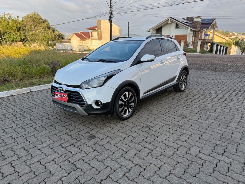 HYUNDAI HB20X 1.6 16V STYLE FLEX 4P AUTOMÁTICO 2017/2017 ELY AUTOMÓVEIS LAJEADO / Carros no Vale