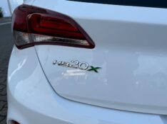 HYUNDAI HB20X 1.6 16V STYLE FLEX 4P AUTOMÁTICO 2017/2017 ELY AUTOMÓVEIS LAJEADO / Carros no Vale