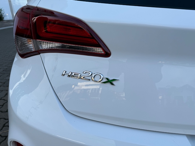 HYUNDAI HB20X 1.6 16V STYLE FLEX 4P AUTOMÁTICO 2017/2017 ELY AUTOMÓVEIS LAJEADO / Carros no Vale