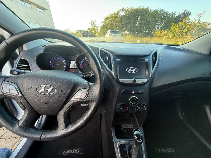 HYUNDAI HB20X 1.6 16V STYLE FLEX 4P AUTOMÁTICO 2017/2017 ELY AUTOMÓVEIS LAJEADO / Carros no Vale