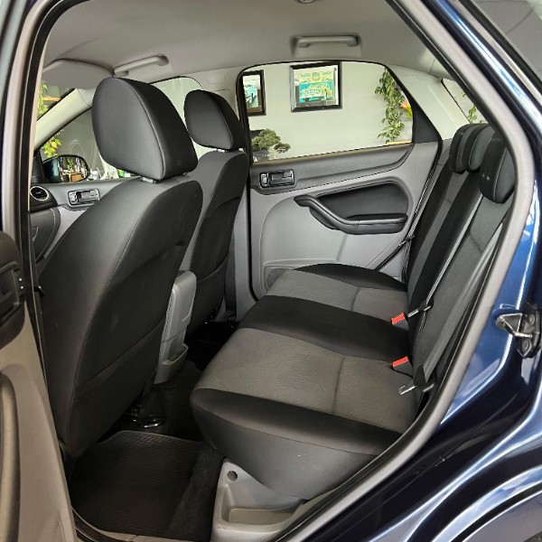 FORD FOCUS SEDAN 1.6 GLX 2013/2013 JOÃO CARROS MULTIMARCAS GUAPORÉ / Carros no Vale
