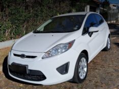 FORD FIESTA 1.6 SE 16V 2013/2013 STOPCAR MULTIMARCAS ESTRELA / Carros no Vale