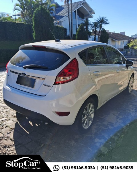 FORD FIESTA 1.6 SE 16V 2013/2013 STOPCAR MULTIMARCAS ESTRELA / Carros no Vale