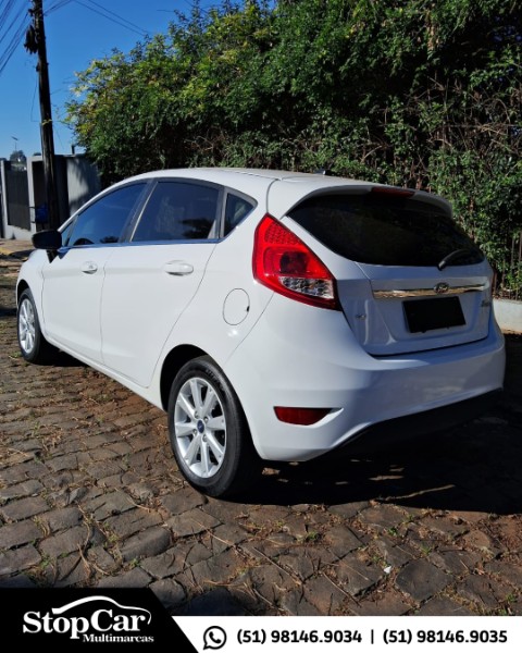 FORD FIESTA 1.6 SE 16V 2013/2013 STOPCAR MULTIMARCAS ESTRELA / Carros no Vale