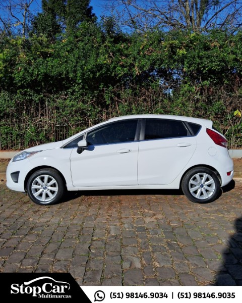 FORD FIESTA 1.6 SE 16V 2013/2013 STOPCAR MULTIMARCAS ESTRELA / Carros no Vale